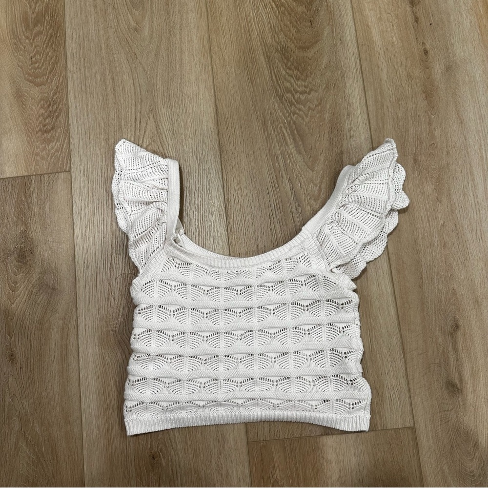 White knit cropped blouse